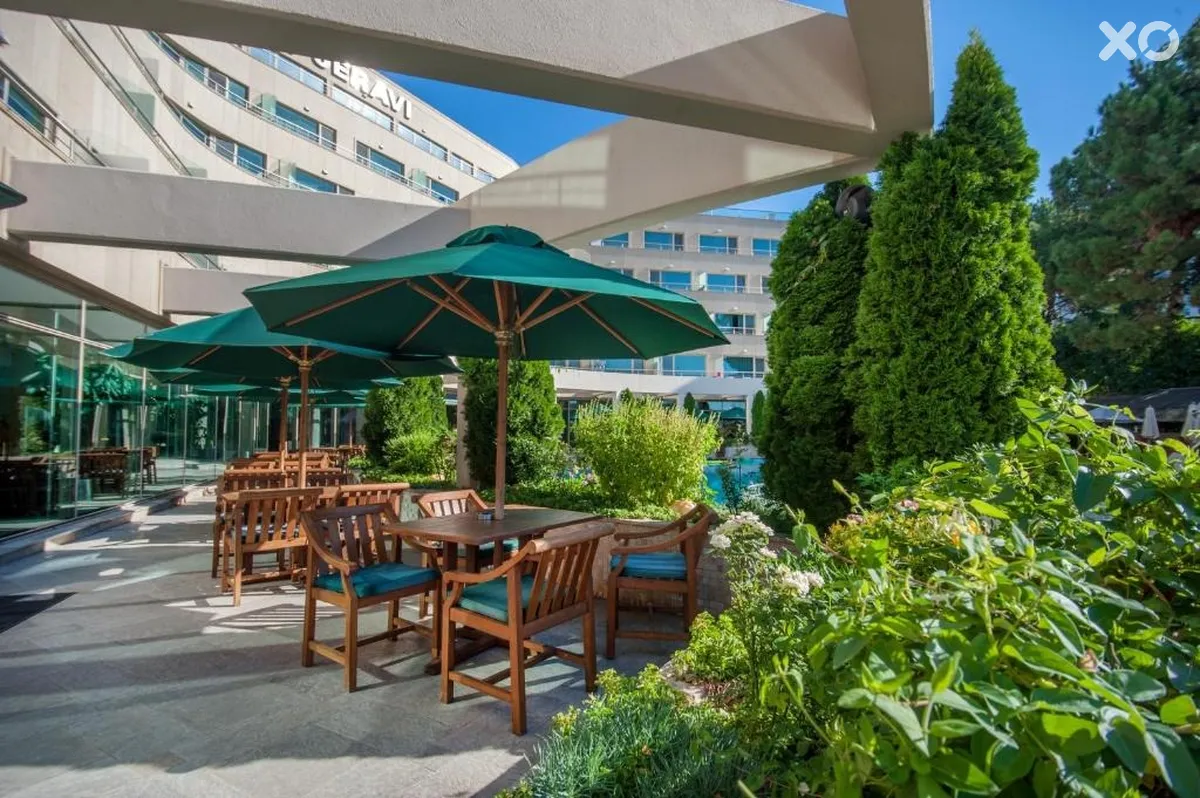 Jeravi Hotel