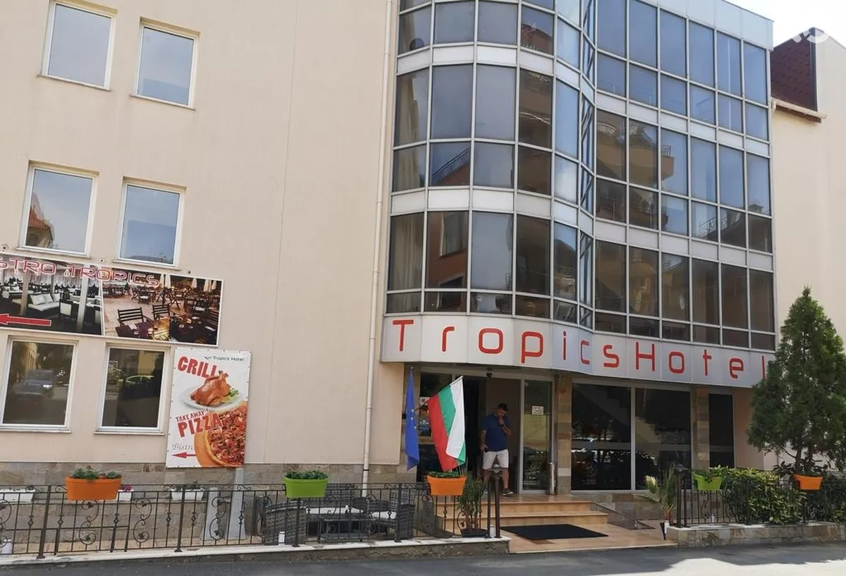Tropics Hotel