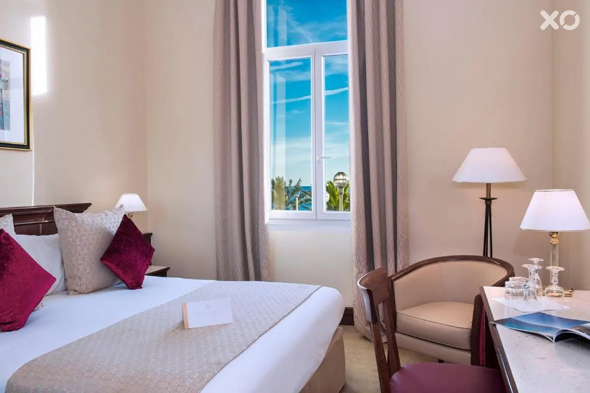 West End Promenade Hotel