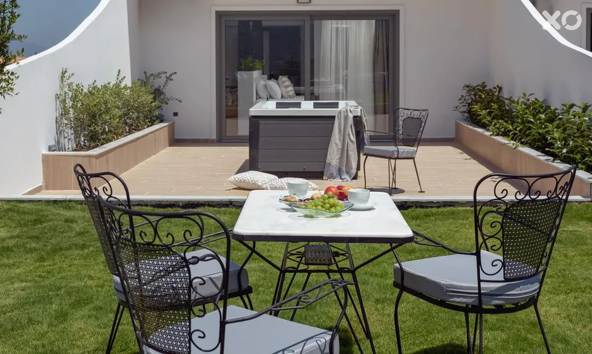 Letsos Hotel