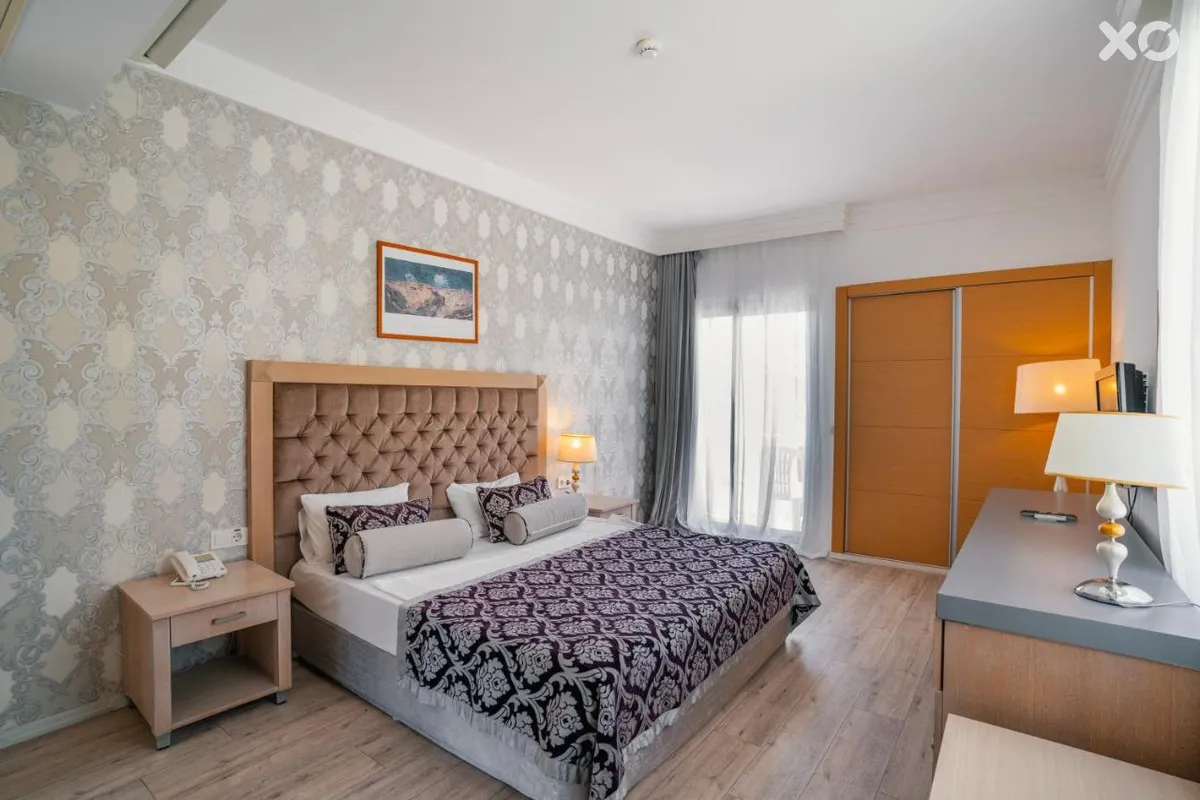 La Perla Hotel