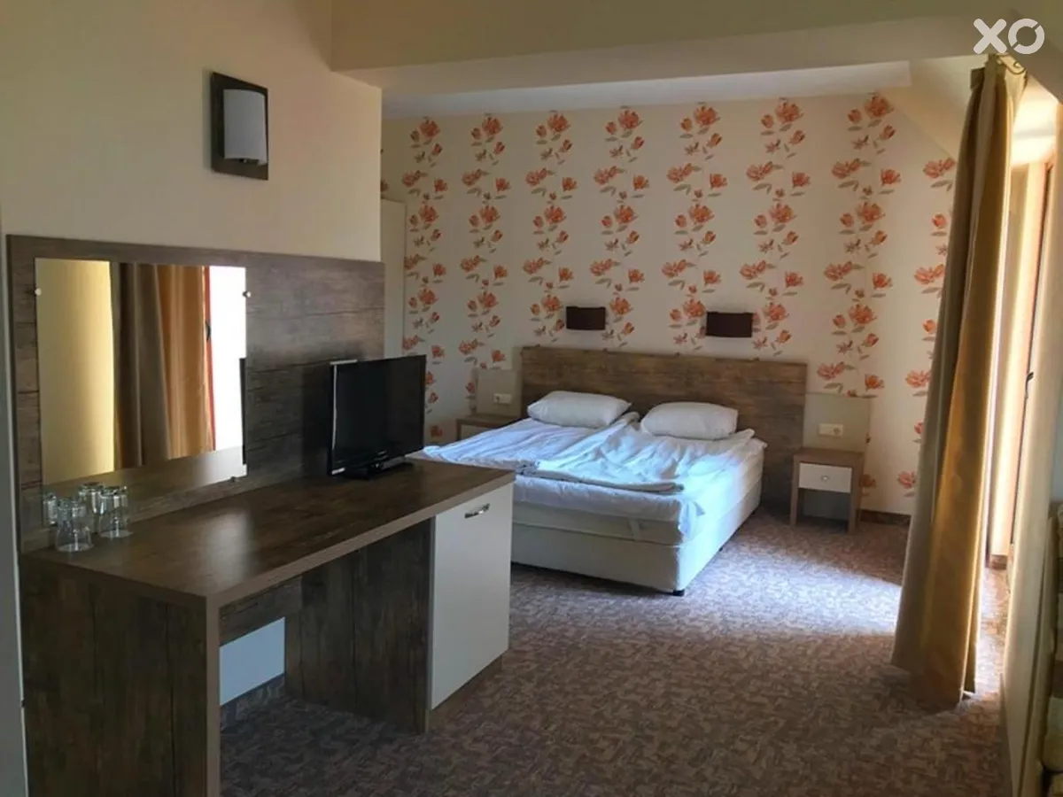 Lira Hotel