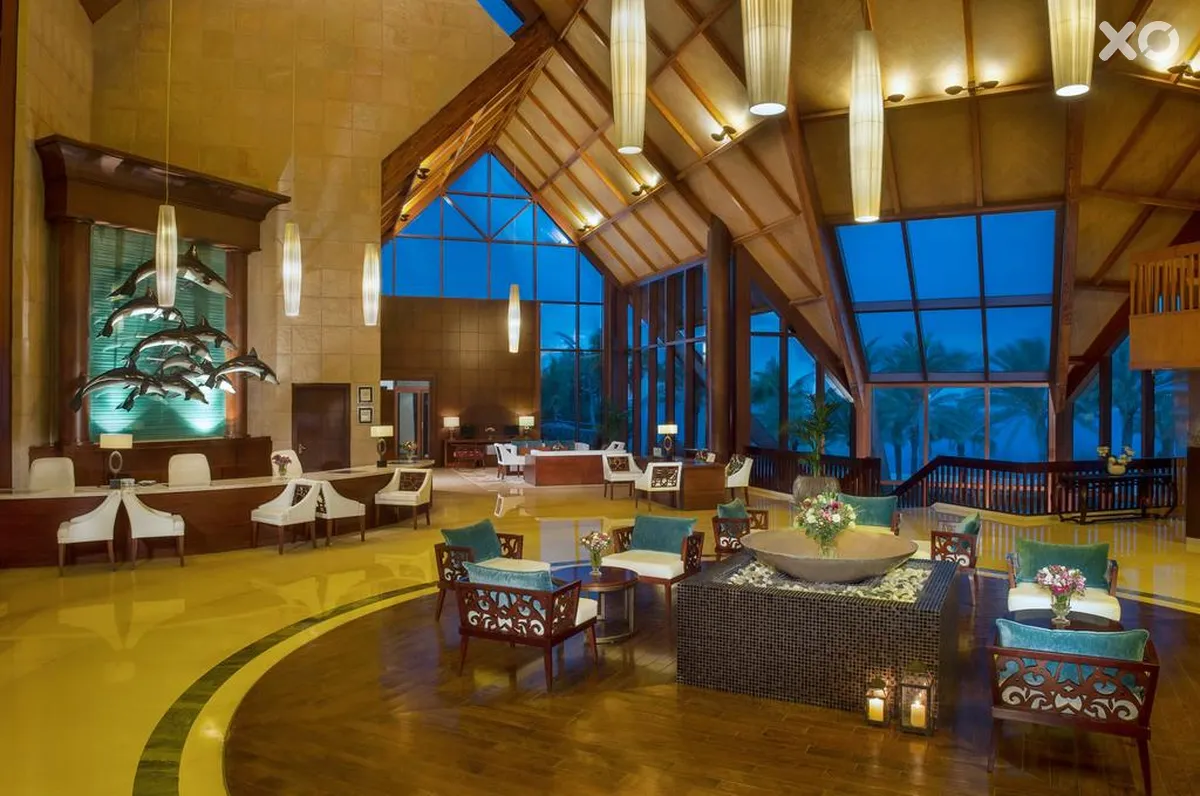 JA Palm Tree Court