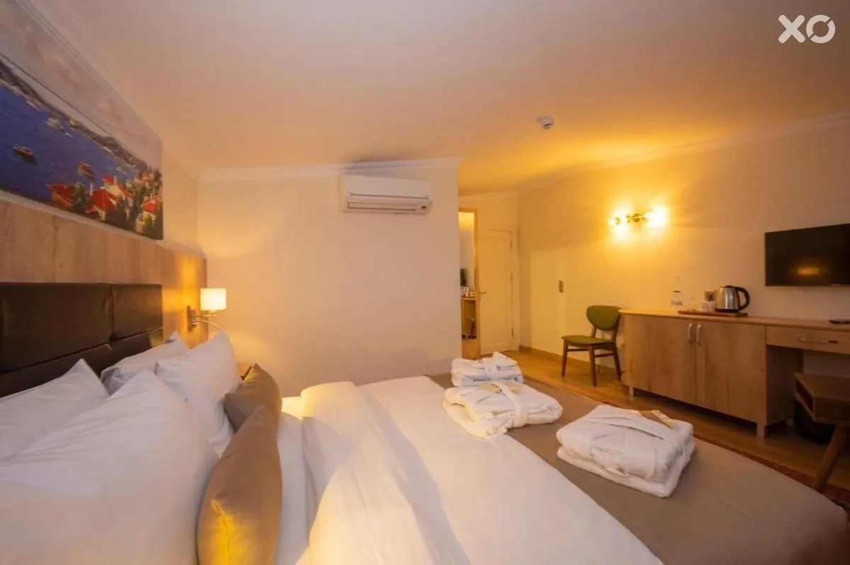 Porta Romanos Hotel