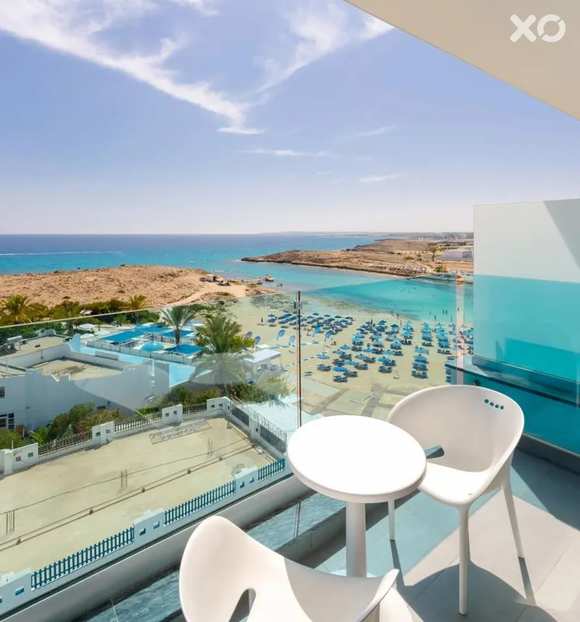 Tasia Maris Sands Beach Hotel