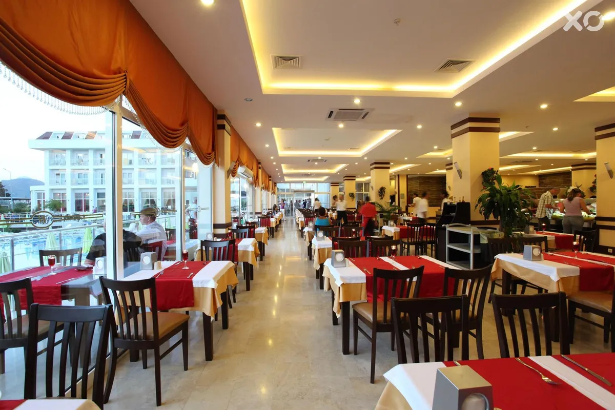 MG White Lilyum Hotel