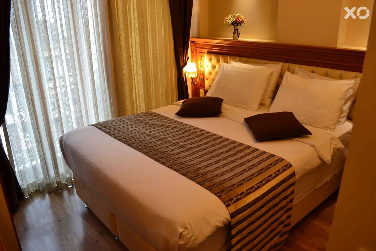 Seven Days Hotel