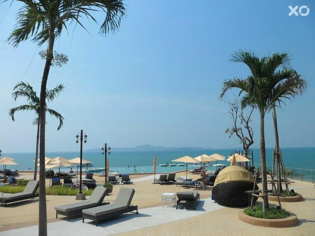 Royal Cliff Beach Terrace