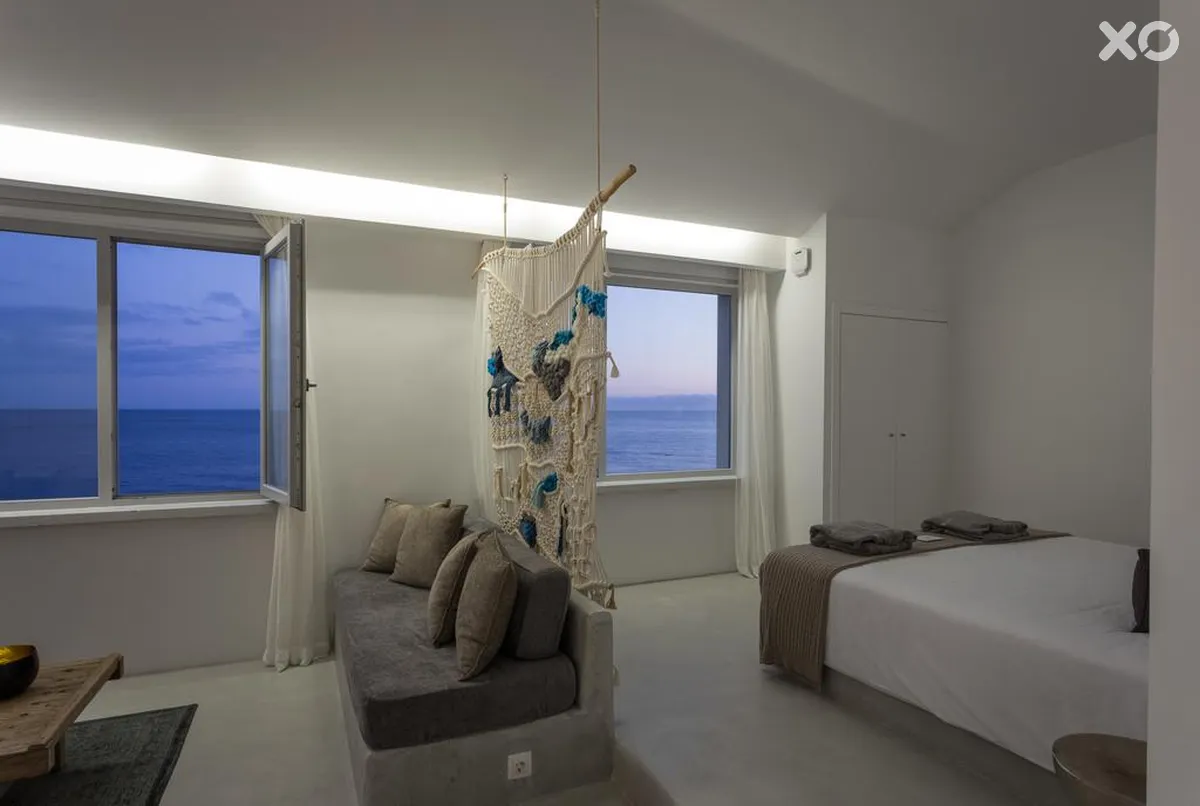 White Exclusive Suites & Villas