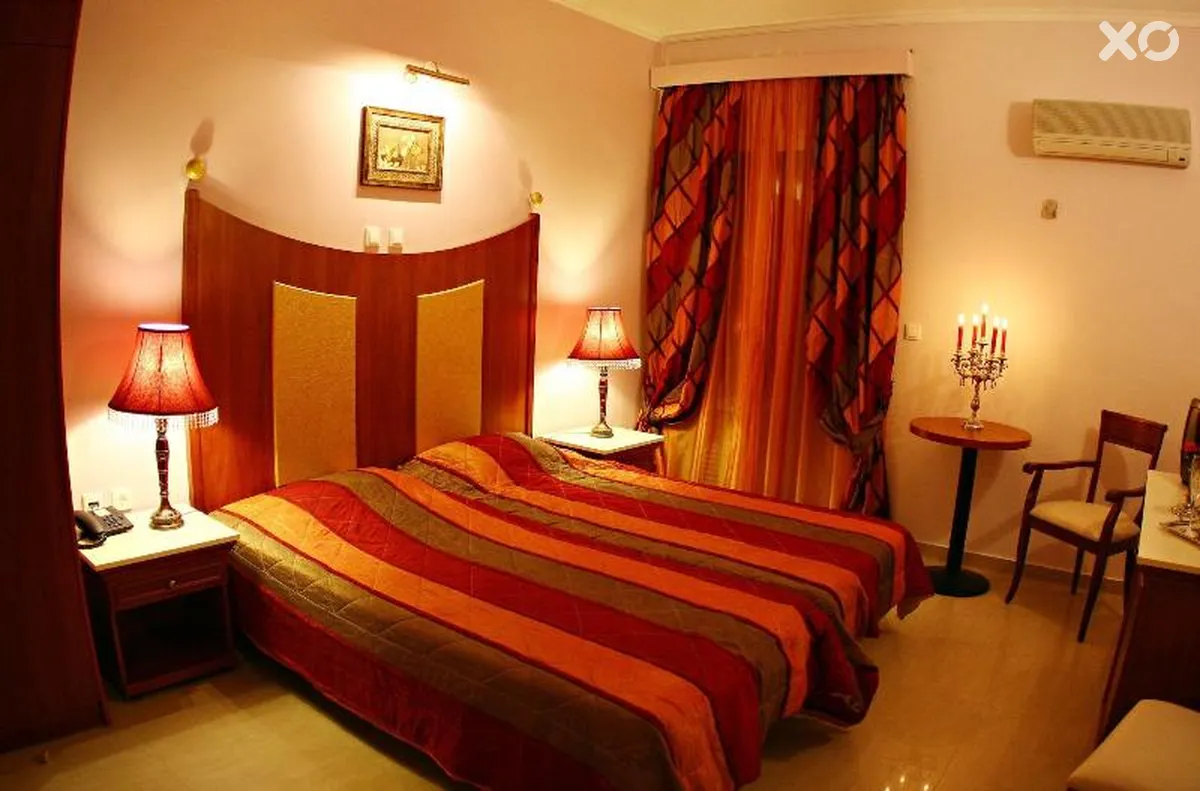 Ionis Art Hotel