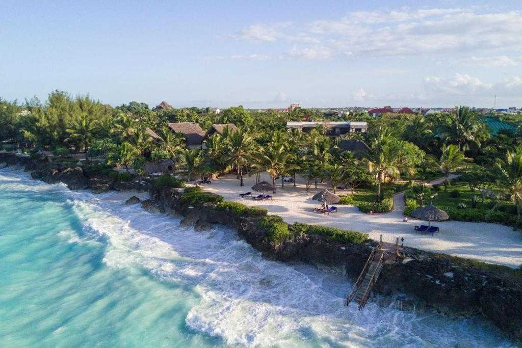 Танзанія для тихого відпочинку біля моря! Тропічний сад, басейн та вечори під зорями