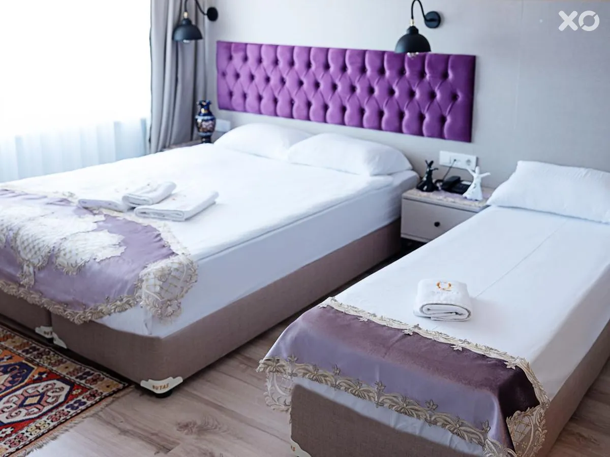 The Lola Hotel
