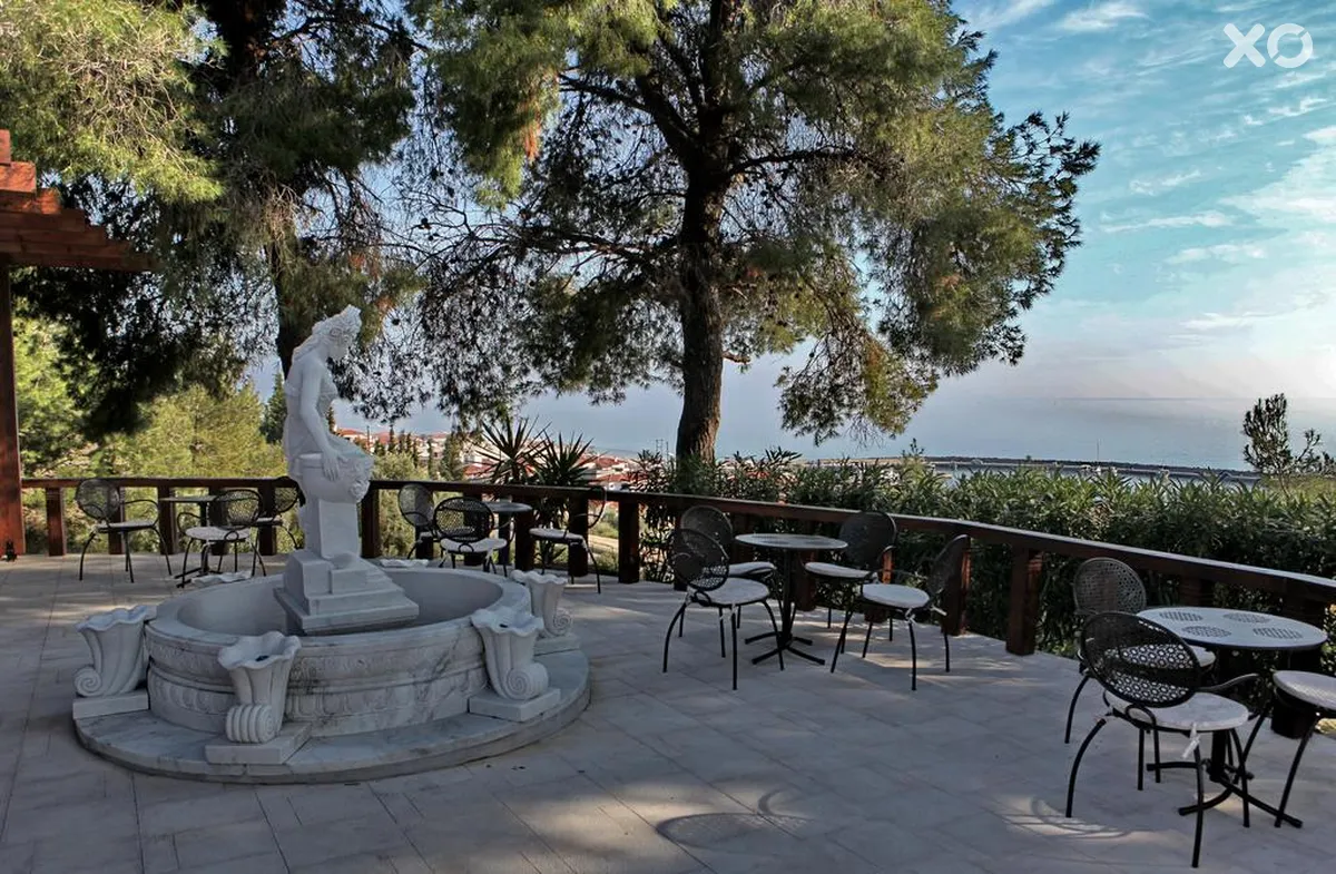 Greek Pride Cronwell Rahoni Hotel