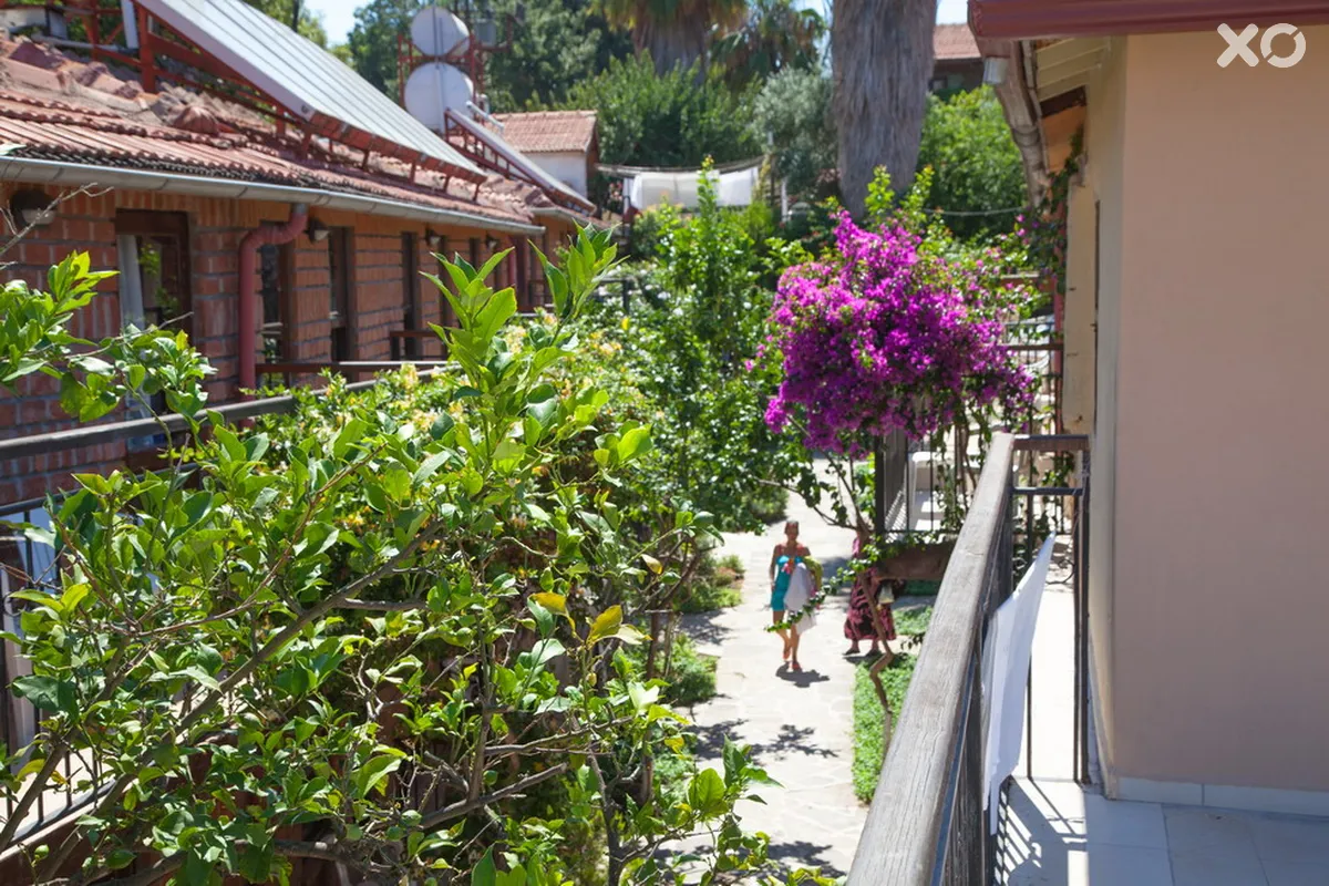 Leda Beach Hotel