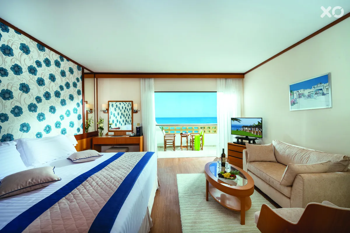 Constantinou Bros Athena Royal Beach Hotel