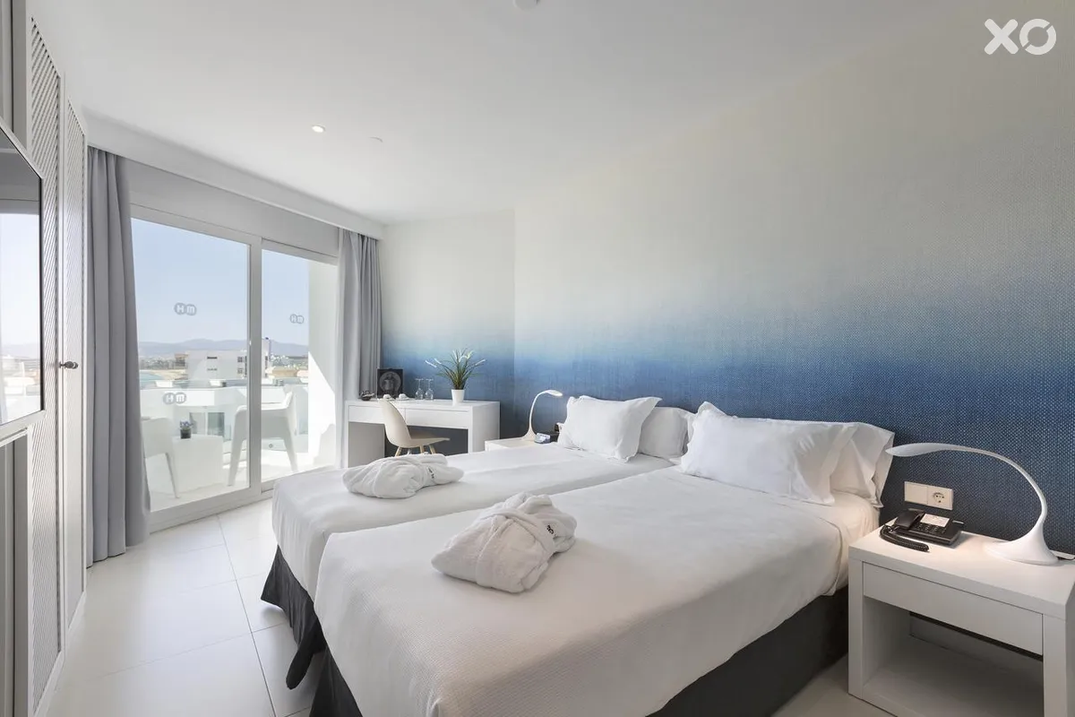 HM Tropical Hotel