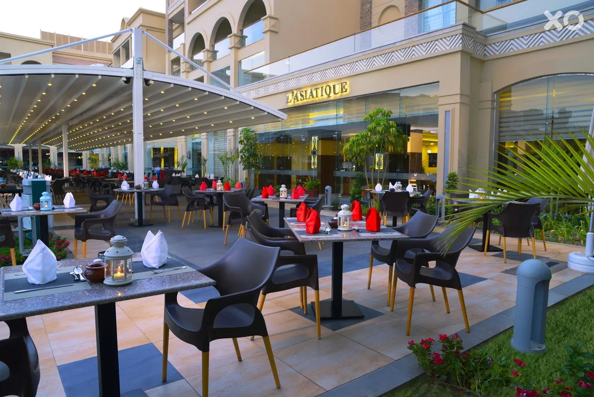 Albatros White Beach Resort