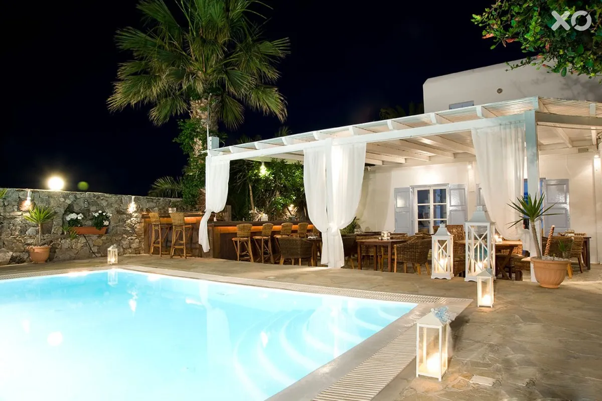 Dionysos Hotel