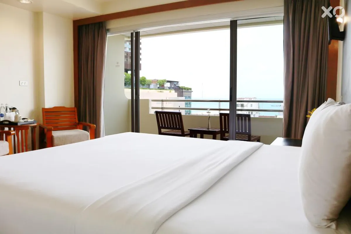 Sunshine Hotel & Residences