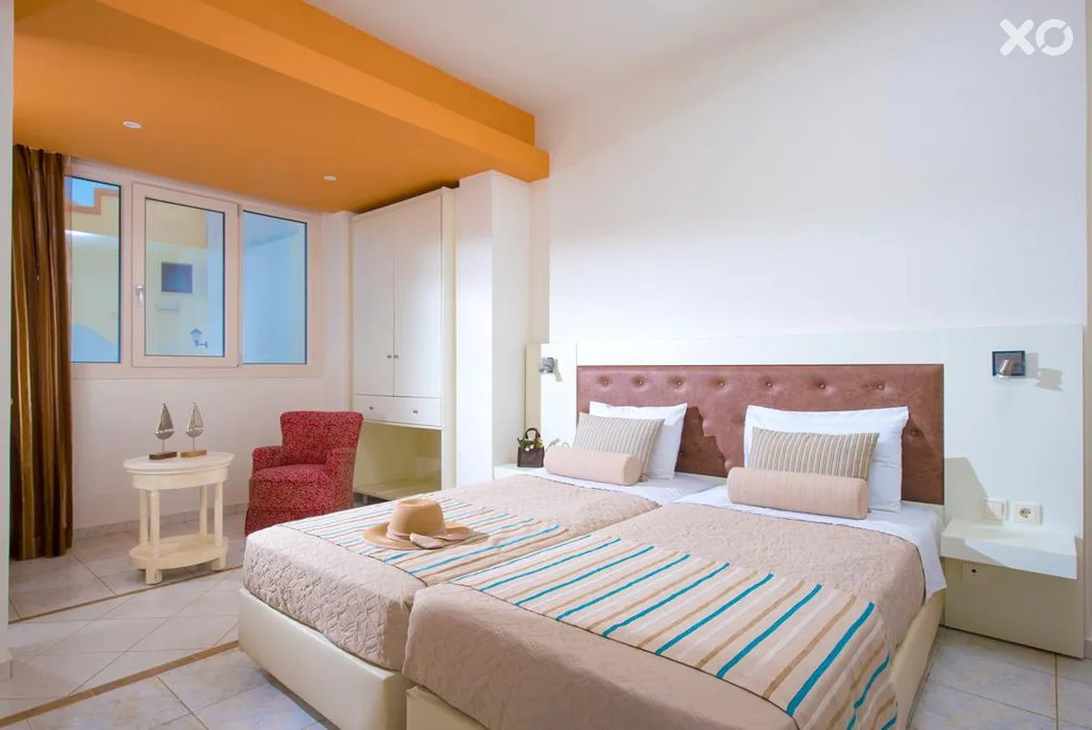 Irida Apartments by Estia