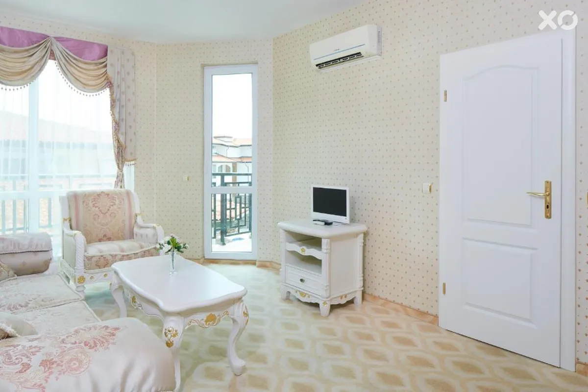 Amore Beach Hotel