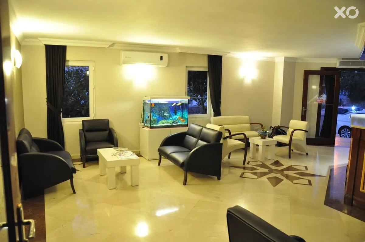 Moonshine Hotel & Suites