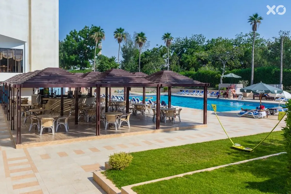BM Beach Hotel