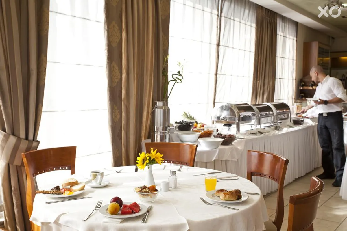Golden City Hotel