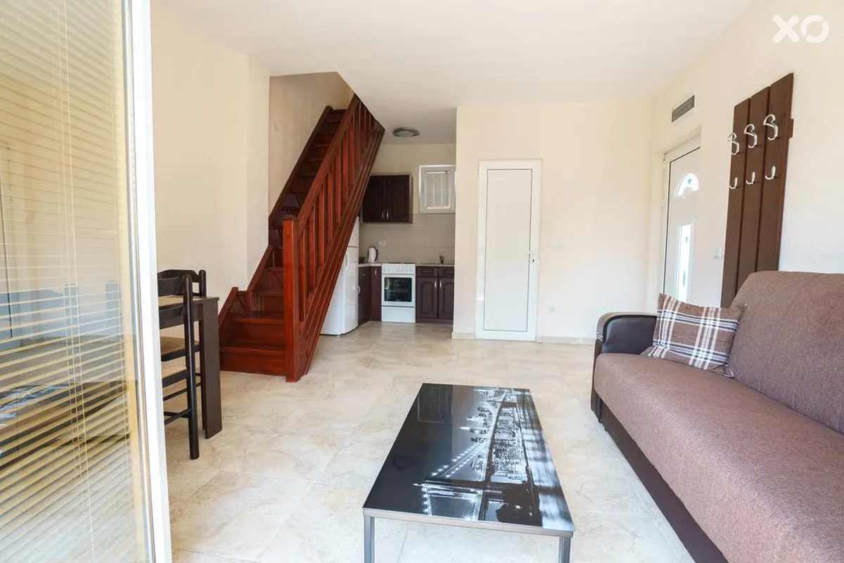 Lora Apartments