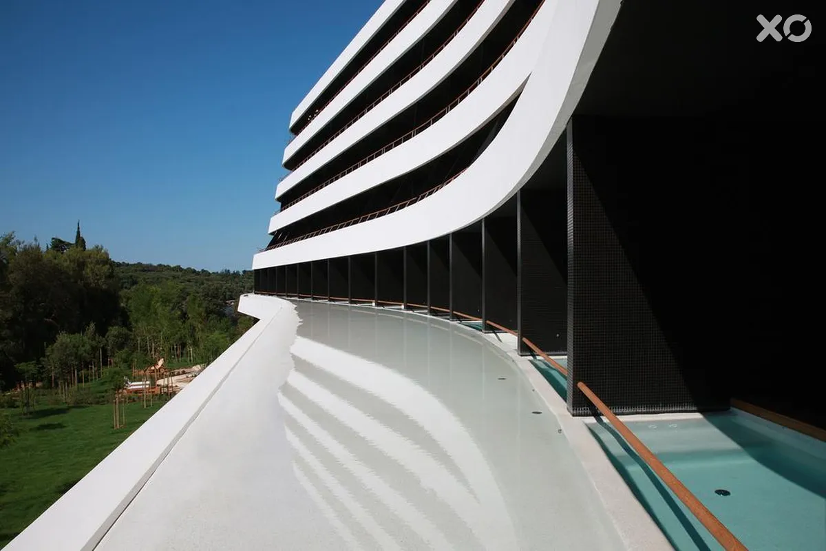 Lone Hotel