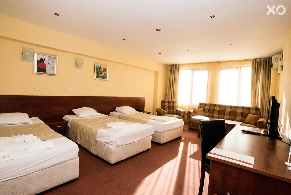 Avenue Hotel