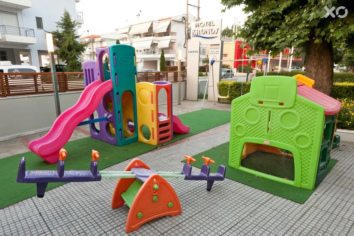 Kronos Hotel