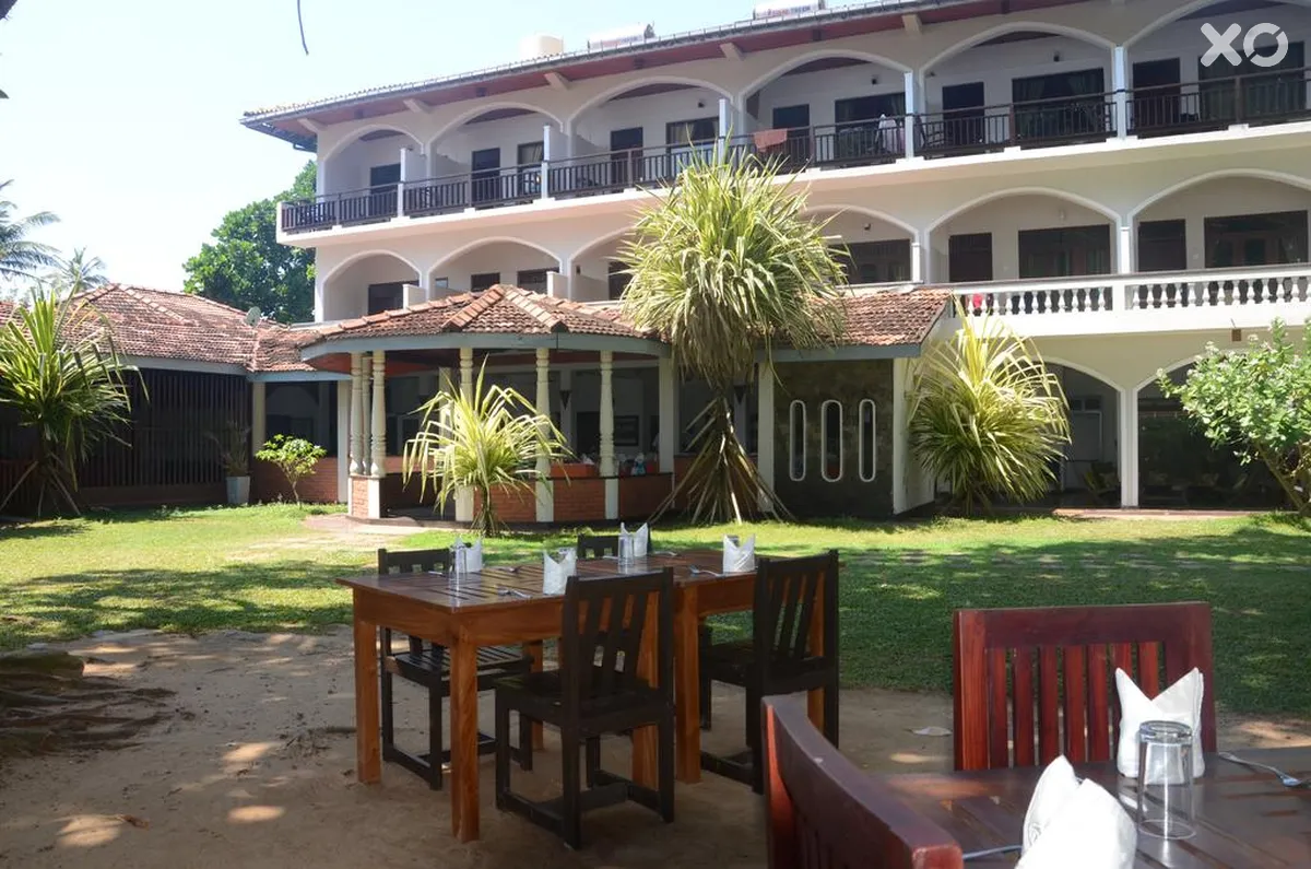 Sri Gemunu Beach Resort