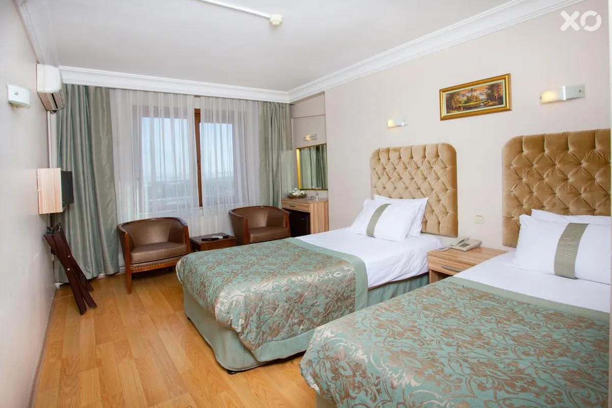 Grand Ant Hotel