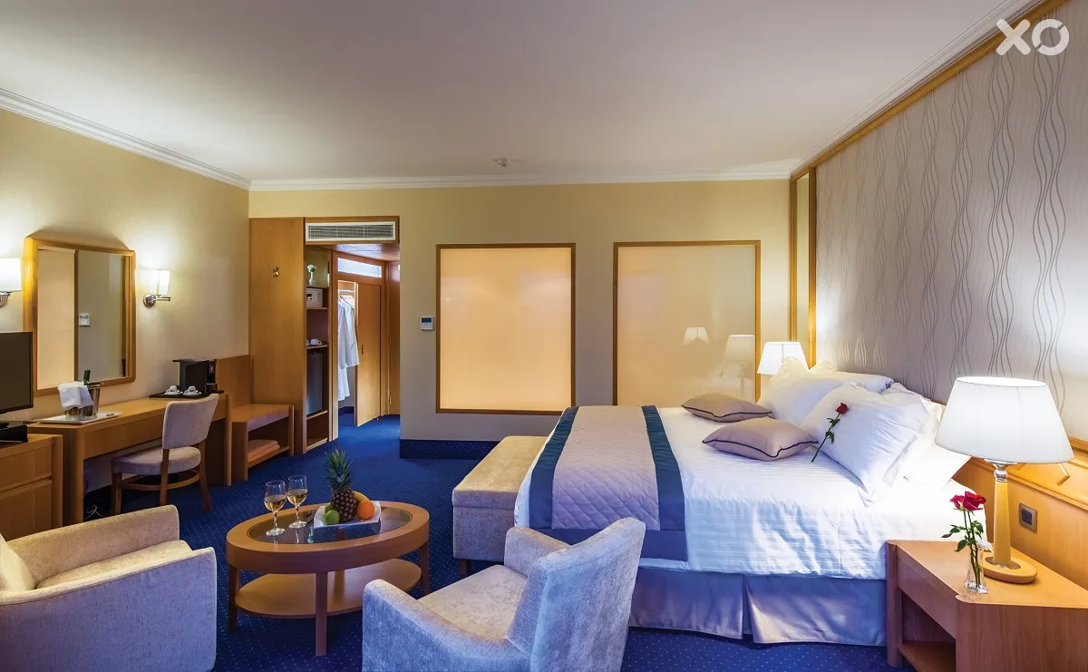 Constantinou Bros Athena Royal Beach Hotel