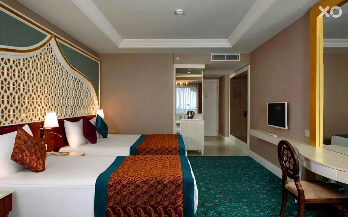 Royal Taj Mahal Hotel