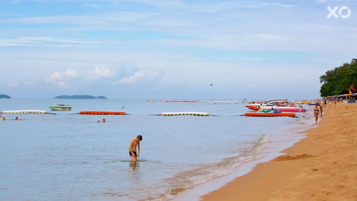 Golden Jomtien Beach Hotel