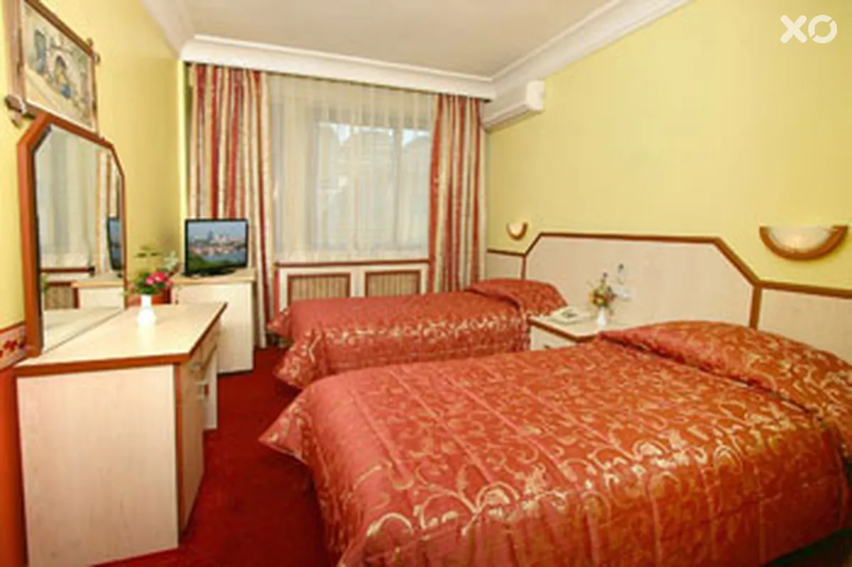 Eyfel Hotel
