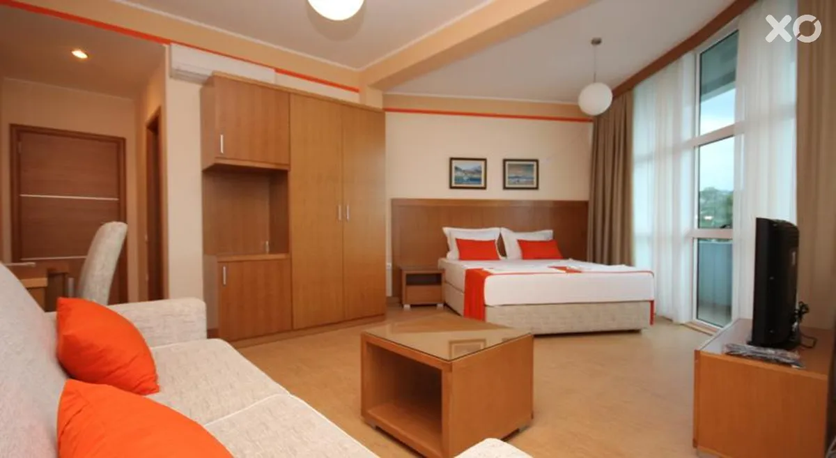 Deus Apartments