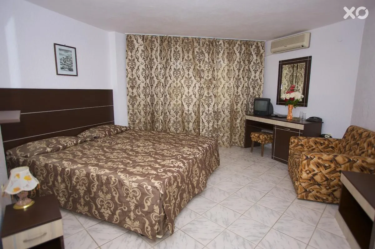 Zora Hotel