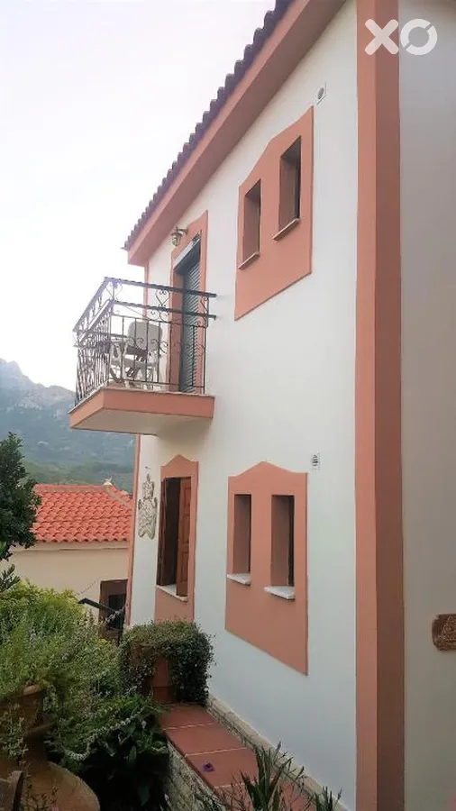 Green Hill Studios & Apartments