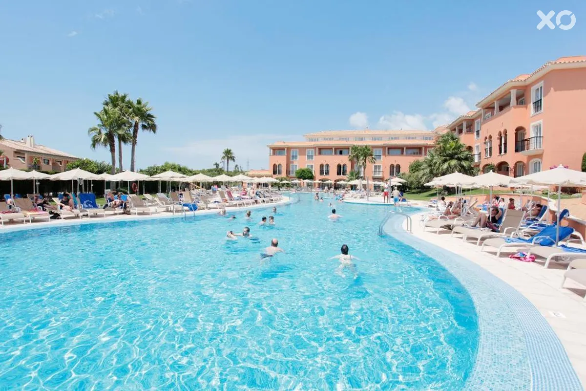 Grupotel Macarella Suites & Spa
