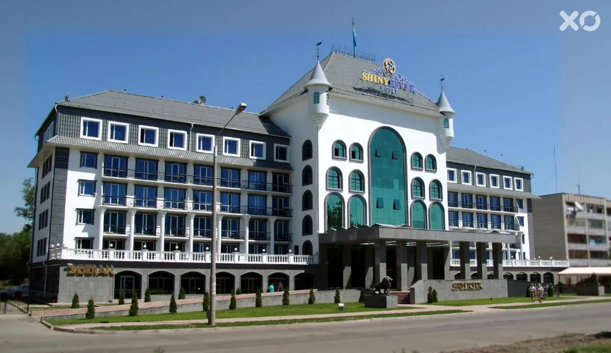 Shine River Hotel