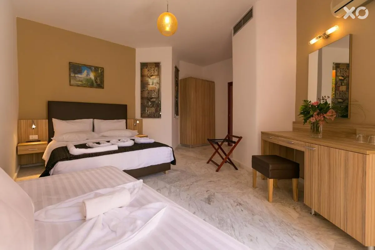 Elotia Hotel