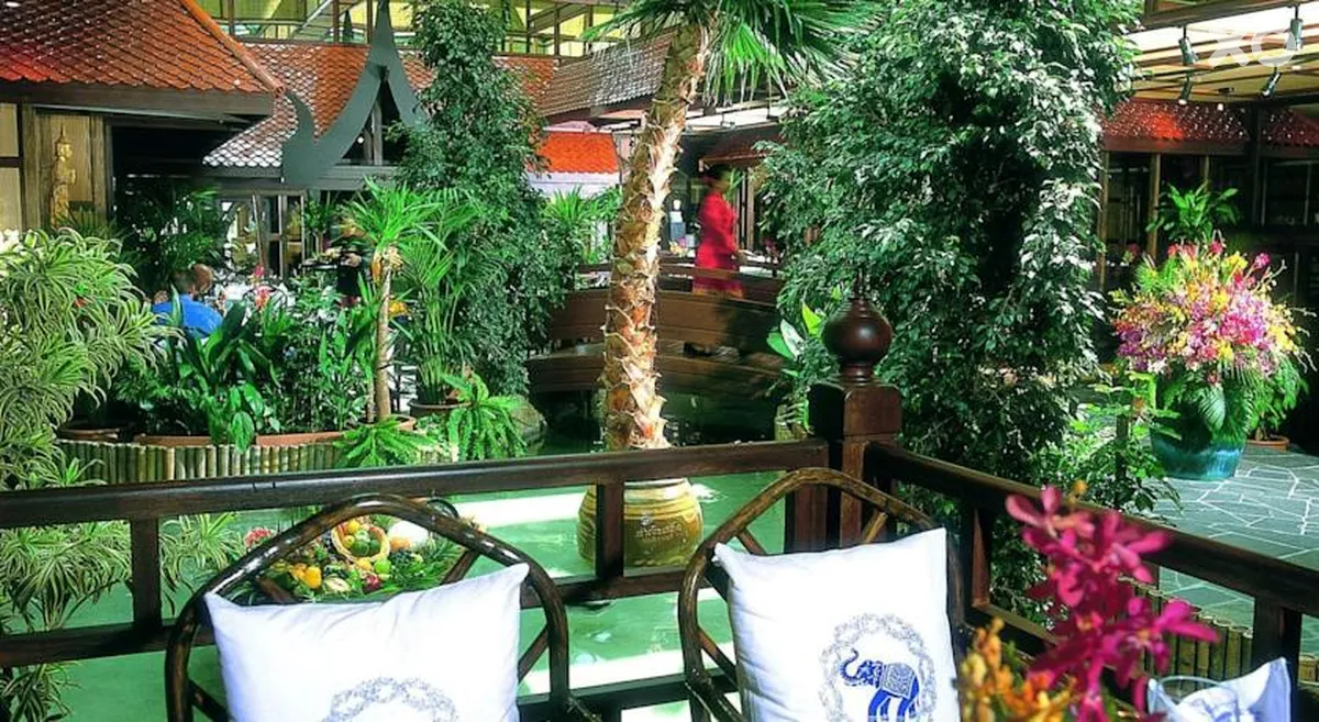 Movenpick Grand Al Bustan