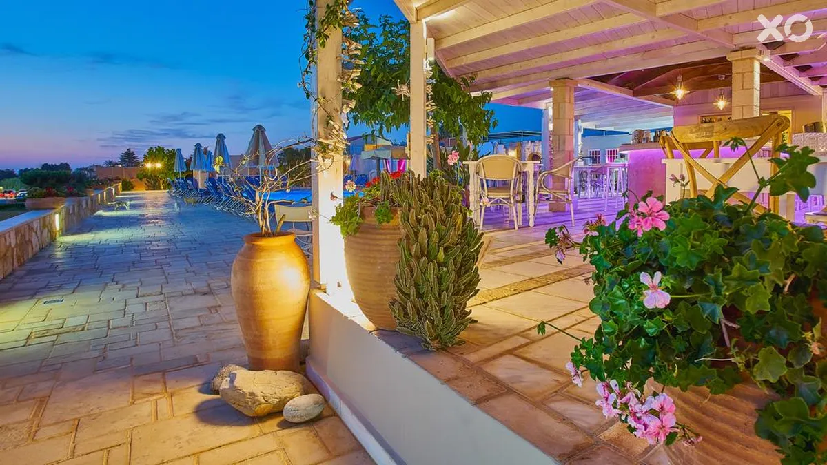 Golden Bay Studios & Apartments