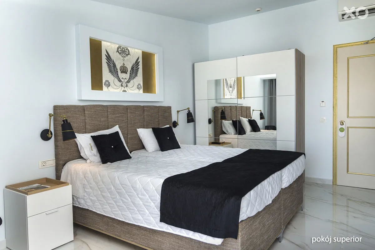Ionis Art Hotel