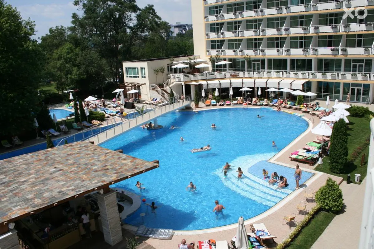 Grand Hotel Nirvana