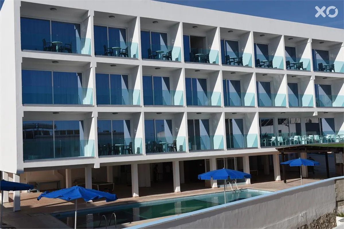 Sunny Blue Hotel