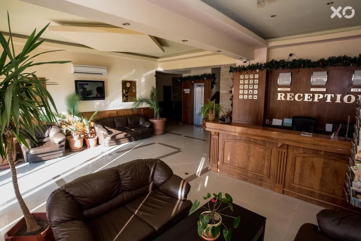 Avenue Hotel